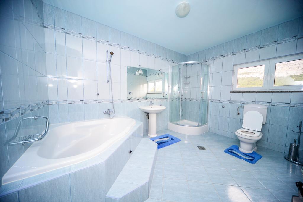 Apartments Dalmacija Starigrad Paklenica Oda fotoğraf